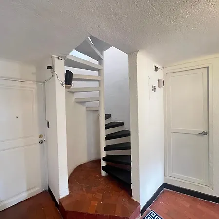 Lovely Duplex With Balcony!