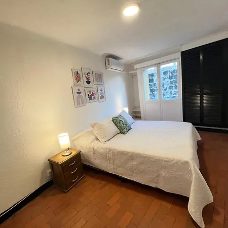 Lovely Duplex With Balcony! *
