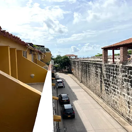 Lovely Duplex With Balcony! Apartamento *