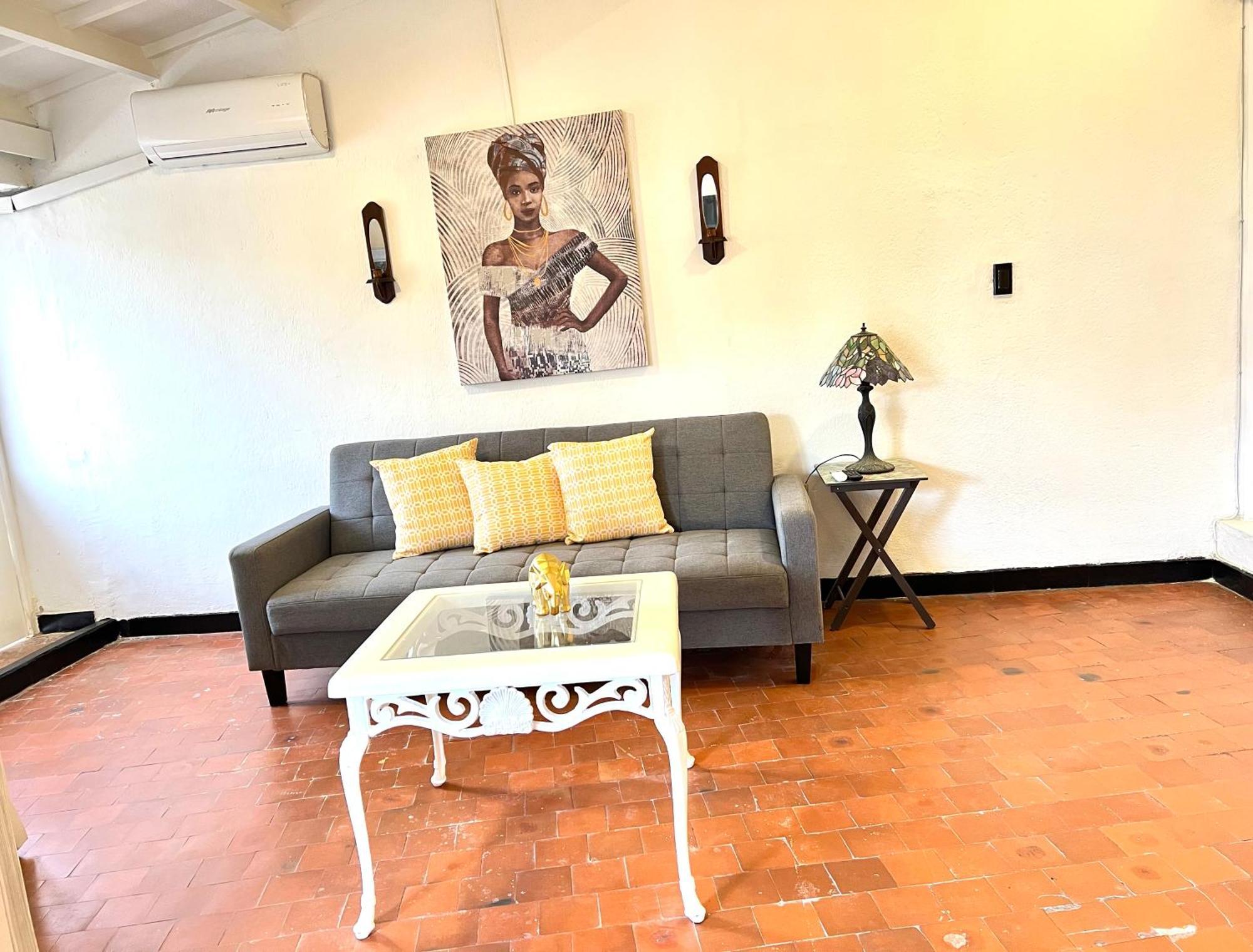 Apartment Lovely Duplex With Balcony!