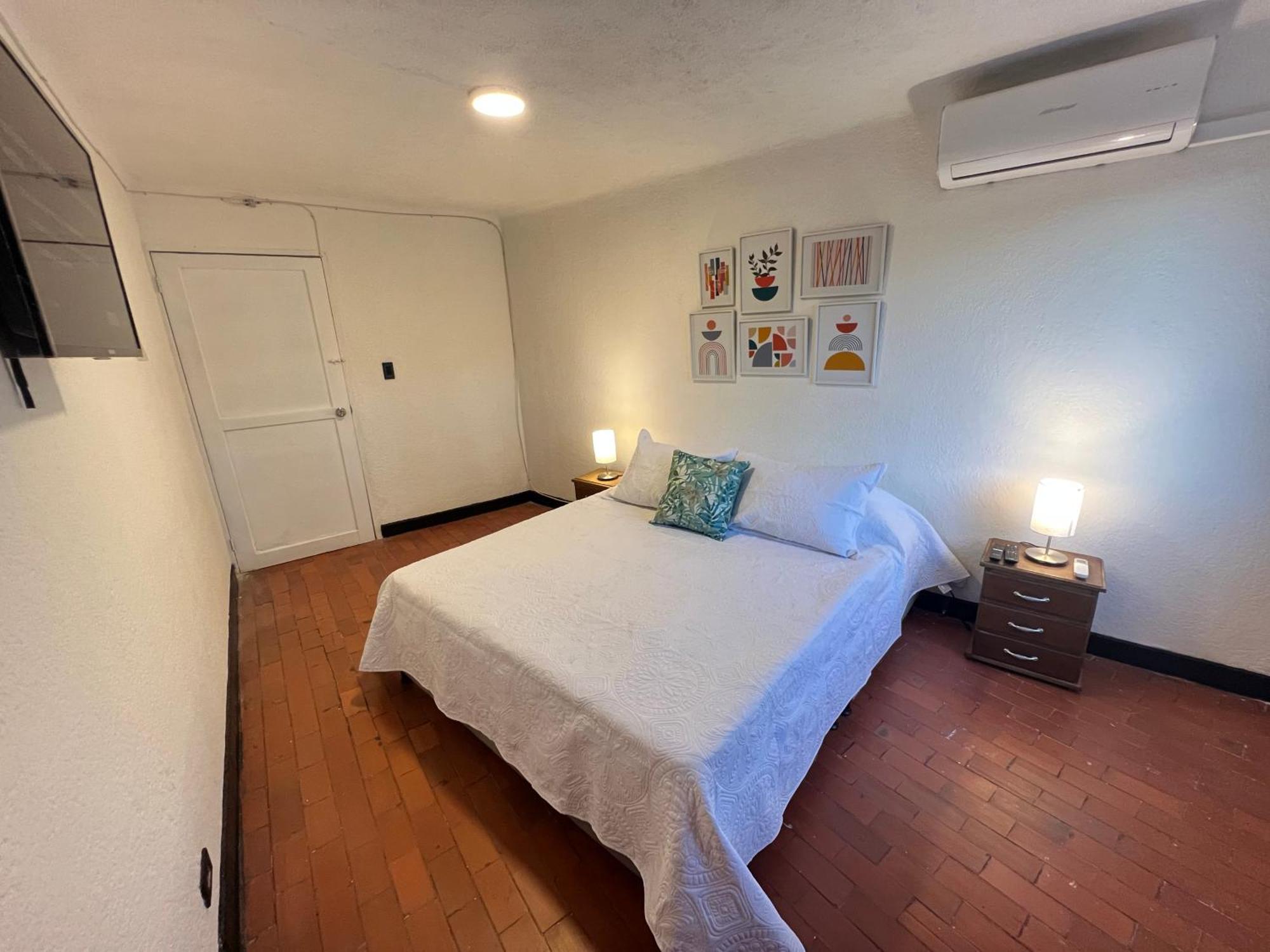 Lovely Duplex With Balcony! Apartment