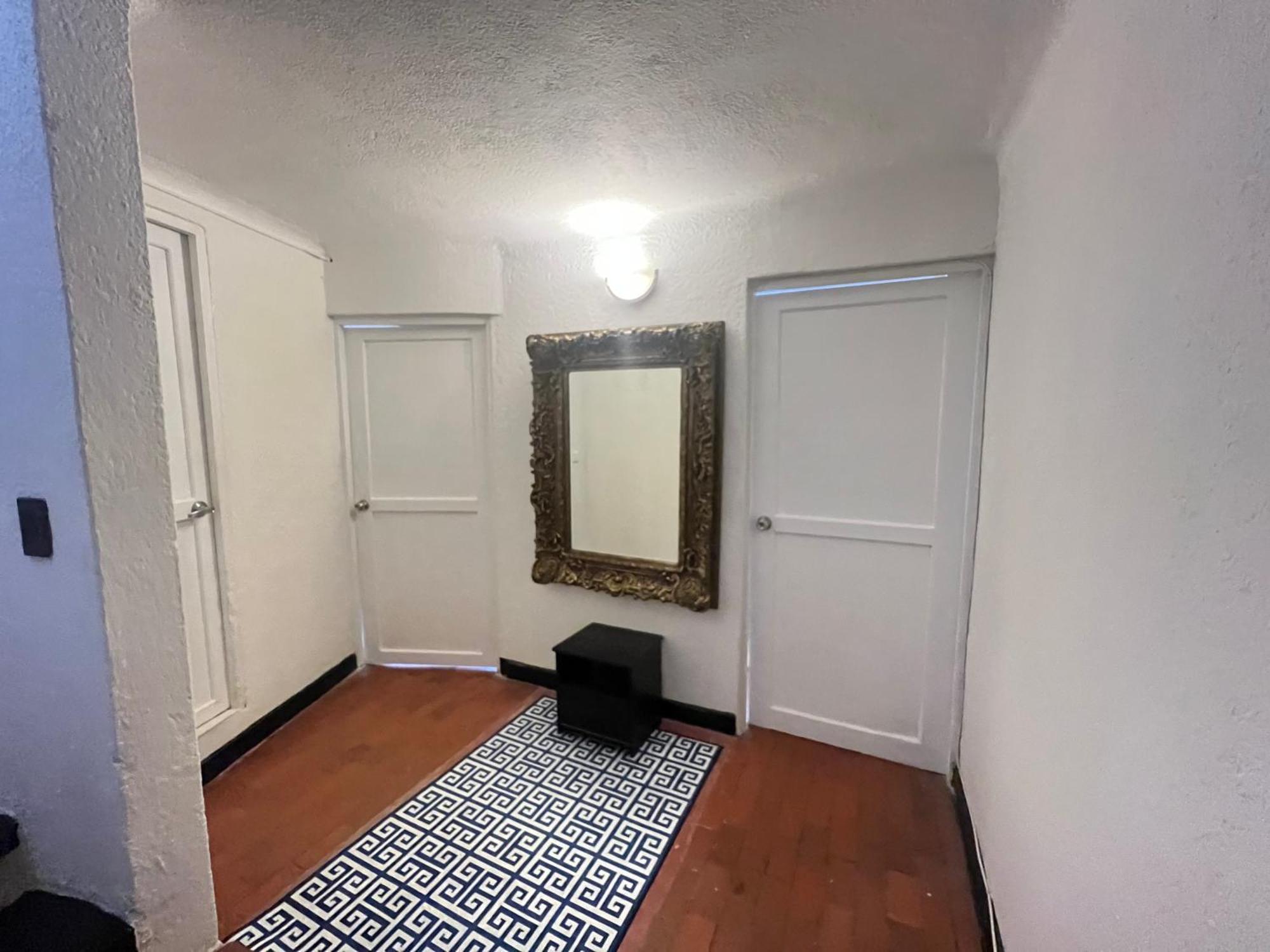 Apartment Lovely Duplex With Balcony!